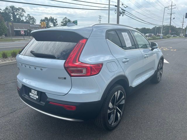 Used 2024 Volvo XC40 B5 Plus w/ Climate Package AWD/4WD image 5