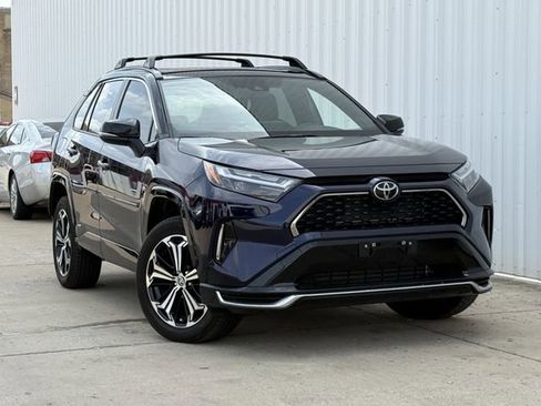 Used 2025 Toyota RAV4 XSE image 2