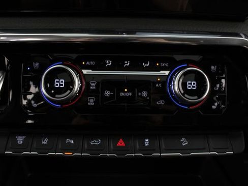 New 2026 GMC Sierra 2500 Denali w/ Denali Reserve Package AWD/4WD image 8