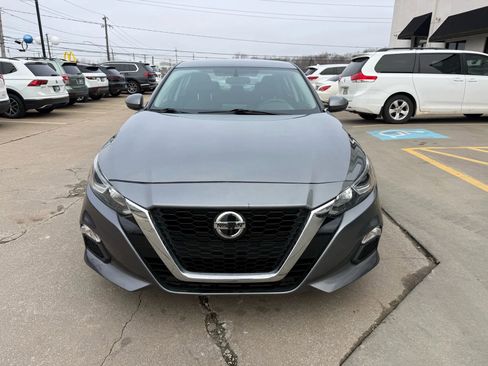 Used 2019 Nissan Altima 2.5 S image 2