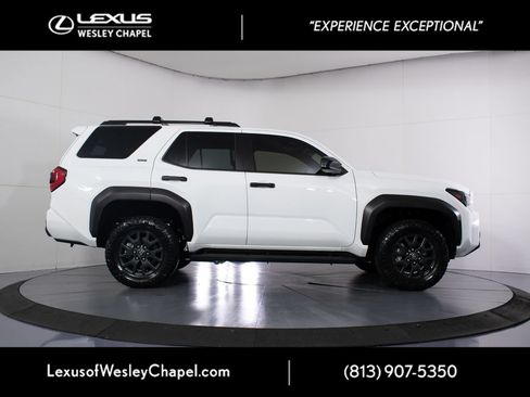 Used 2025 Toyota 4Runner SR5 AWD/4WD image 4