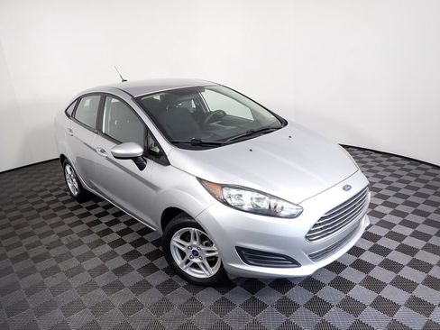 Used 2019 Ford Fiesta SE FWD image 5