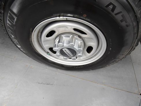 Used 2024 Ford F250 XL w/ XL Chrome Package image 9