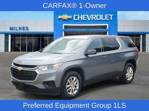 Used 2021 Chevrolet Traverse LS image 2