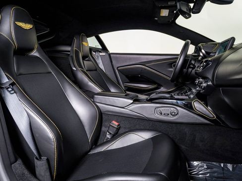 Used 2019 Aston Martin V8 Vantage Roadster RWD image 18