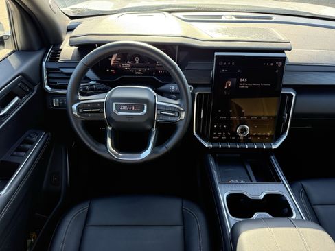 Used 2024 GMC Acadia Elevation image 13