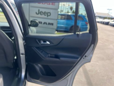 Used 2025 Chevrolet Equinox LT FWD image 39