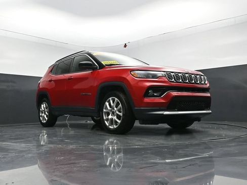Used 2025 Jeep Compass Limited AWD/4WD image 51