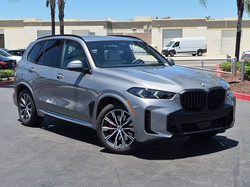 Used 2026 BMW X5 xDrive40i w/ M Sport Package AWD/4WD image 2