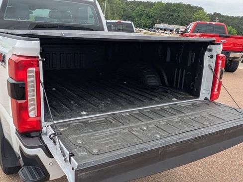 Used 2024 Ford F250 XL w/ STX Appearance Package AWD/4WD image 7