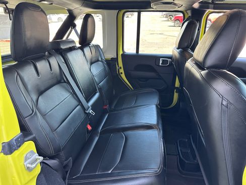 Used 2023 Jeep Wrangler Unlimited Sahara w/ Cold Weather Group AWD/4WD image 27