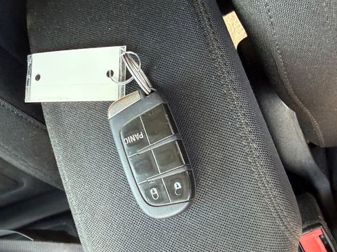 Used 2021 Jeep Renegade Latitude image 31