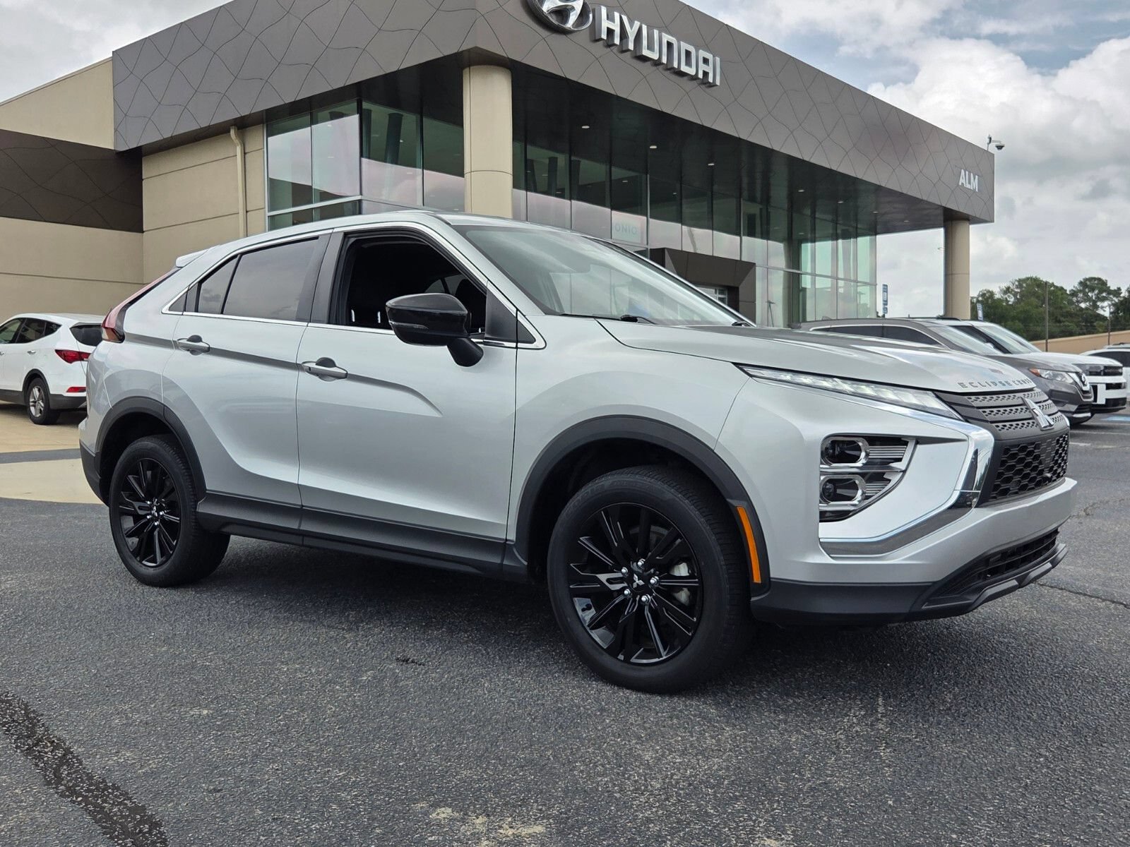 Used 2024 Mitsubishi Eclipse Cross LE AWD/4WD image 1