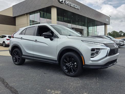 Used 2024 Mitsubishi Eclipse Cross LE AWD/4WD image 1