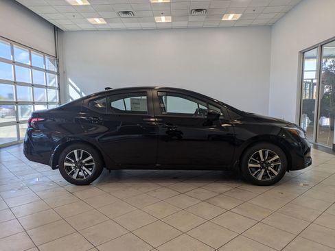 New 2025 Nissan Versa SV w/ Trunk Package FWD image 2