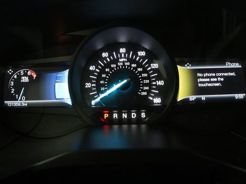 Used 2015 Ford Edge Titanium w/ Equipment Group 302A AWD/4WD image 18
