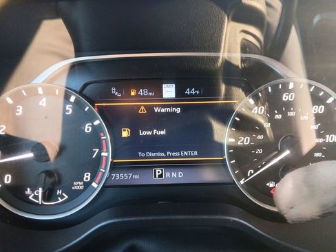 Used 2021 Nissan Titan SV w/ SV Convenience Package image 16