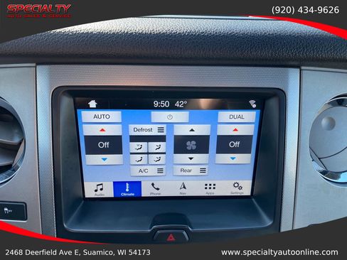 Used 2016 Ford Expedition XLT w/ Equipment Group 202A AWD/4WD image 30