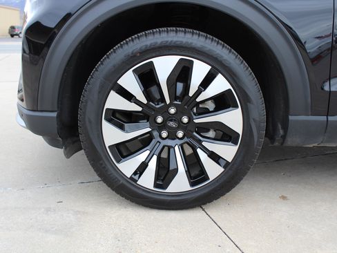 Used 2025 Ford Explorer Platinum w/ LUX Leather Package image 43