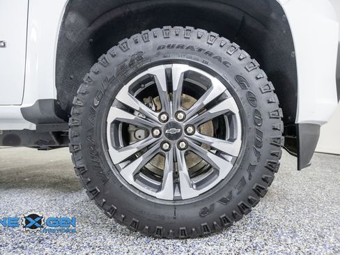 Used 2022 Chevrolet Colorado Z71 AWD/4WD image 46