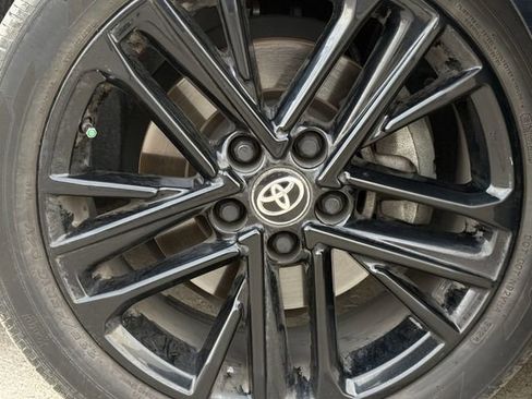 Used 2025 Toyota Camry LE image 10