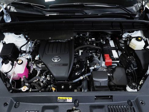 Used 2023 Toyota Highlander XLE image 11