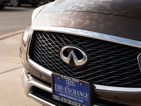 Used 2018 INFINITI QX30 Premium w/ Navigation Package AWD/4WD image 34