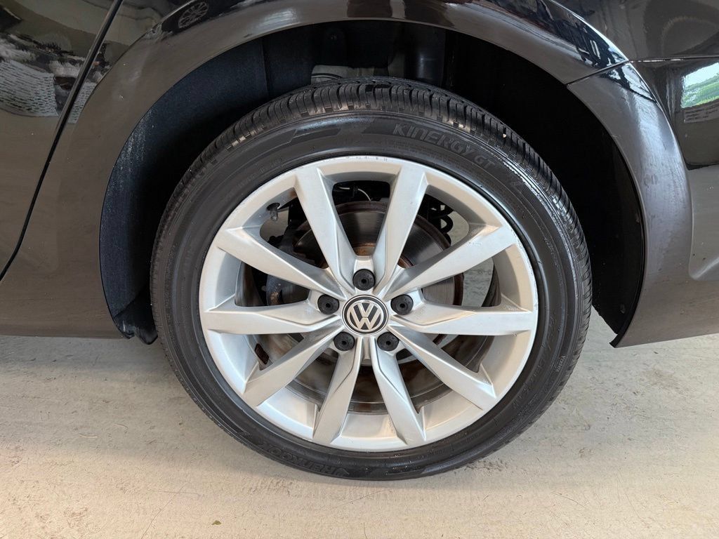 Used 2016 Volkswagen Golf SE FWD image 32