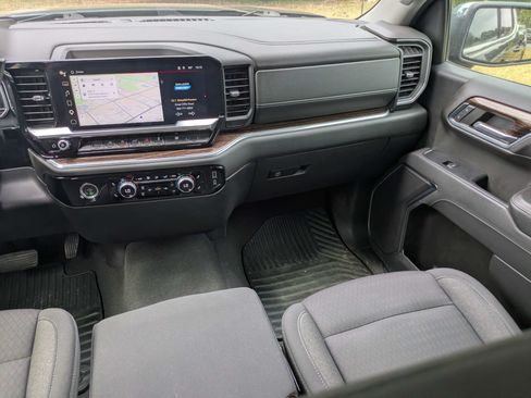 Used 2023 GMC Sierra 1500 SLE AWD/4WD image 17