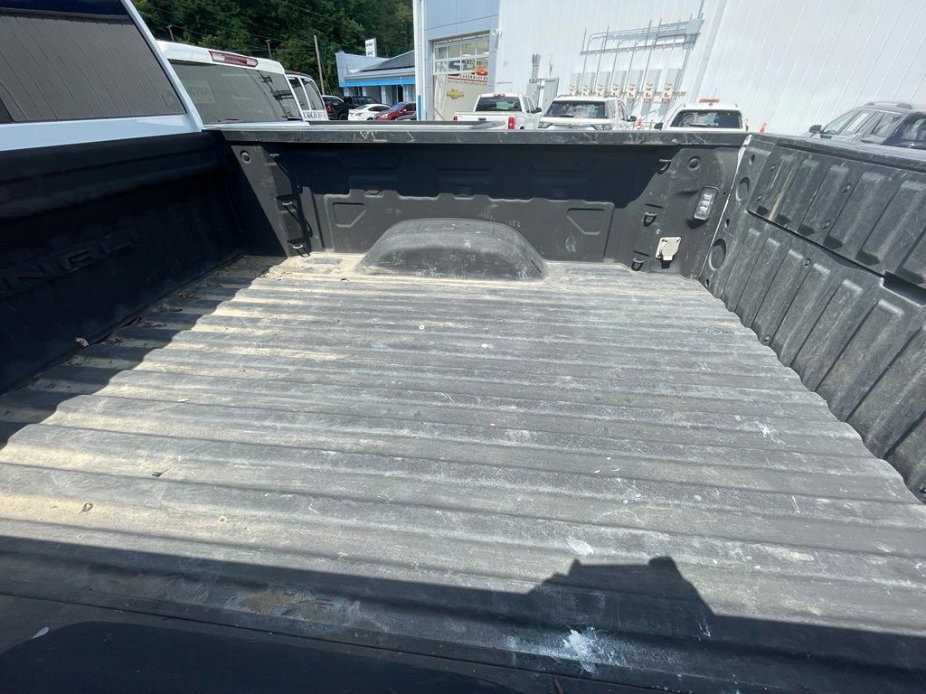 Used 2022 GMC Sierra 2500 Denali AWD/4WD image 9