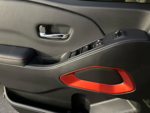 Used 2024 Nissan Frontier PRO-4X w/ Technology Package image 17