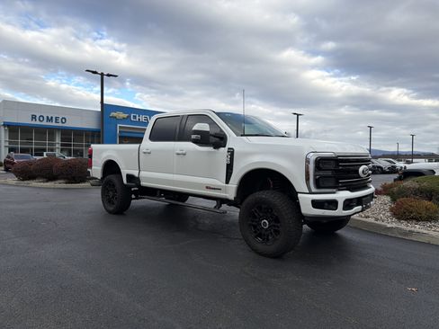Used 2024 Ford F350 Limited w/ FX4 Off-Road Package image 3