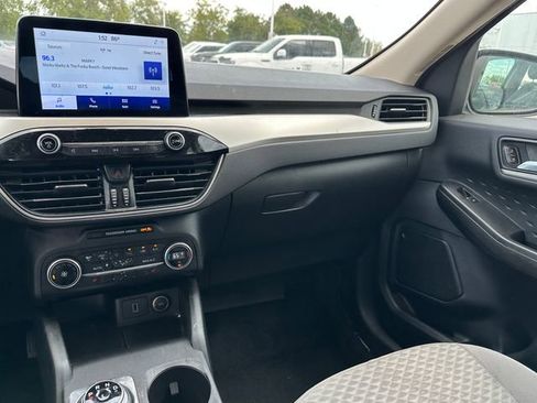 Used 2020 Ford Escape SE image 13