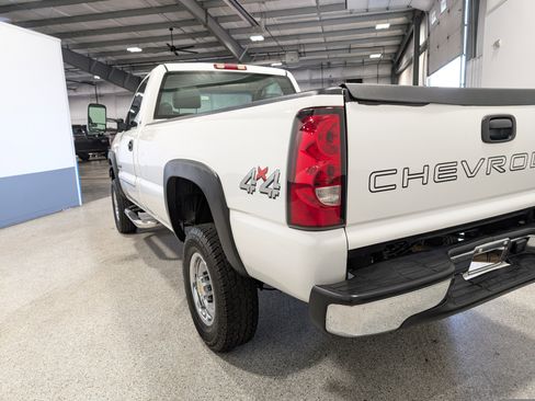 Used 2003 Chevrolet Silverado 2500 4x4 Regular Cab w/ Snow Plow Prep Package image 5