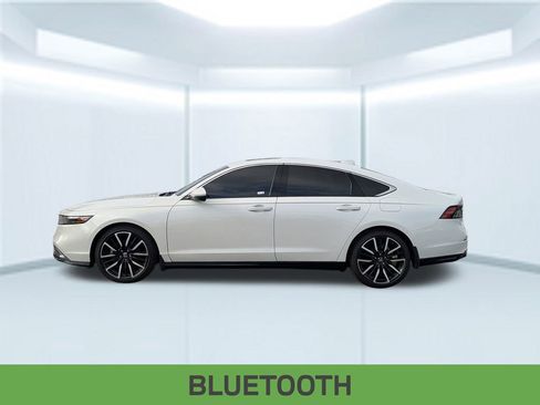 Used 2024 Honda Accord Touring image 2