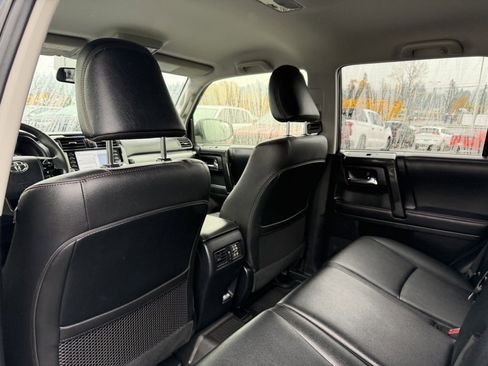 Used 2022 Toyota 4Runner TRD Off-Road Premium image 29