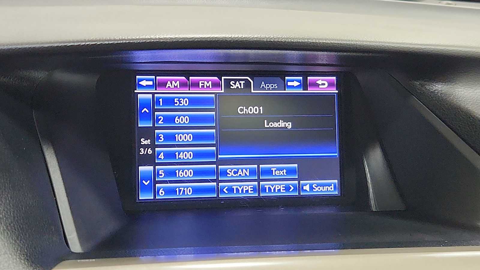Used 2015 Lexus RX 450h AWD image 18