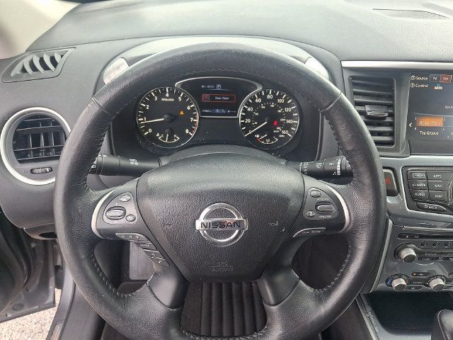 Used 2019 Nissan Pathfinder SL AWD/4WD image 17