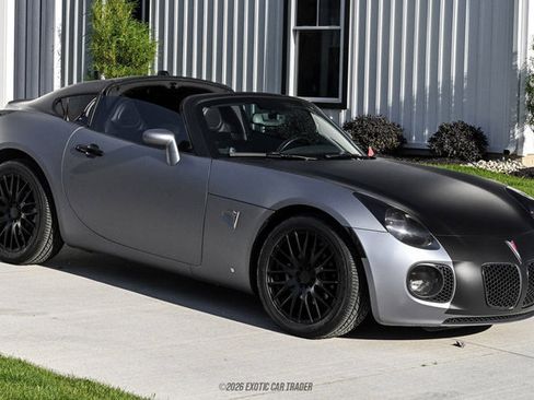 Used 2009 Pontiac Solstice GXP w/ Premium Package RWD image 12
