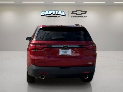 Used 2023 Chevrolet Traverse RS image 4