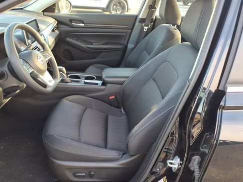 Used 2024 Nissan Altima 2.5 SV image 8