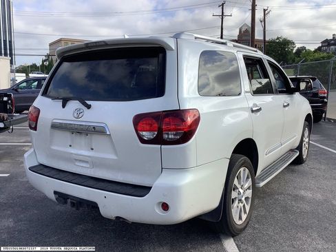 Used 2019 Toyota Sequoia Platinum RWD image 4