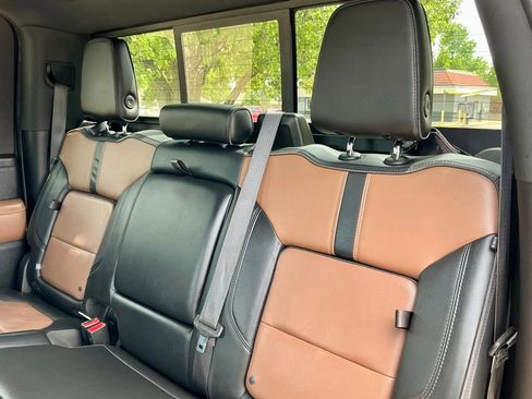 Used 2020 Chevrolet Silverado 2500 High Country w/ Technology Package AWD/4WD image 31
