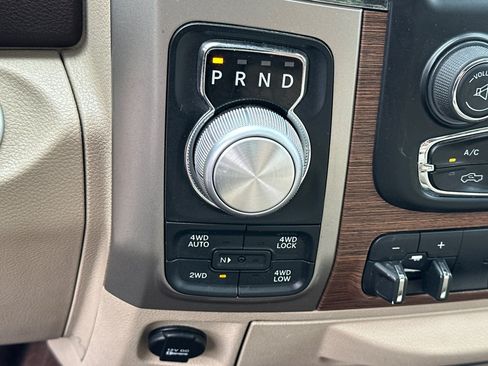 Used 2014 RAM 1500 Laramie w/ Convenience Group AWD/4WD image 24