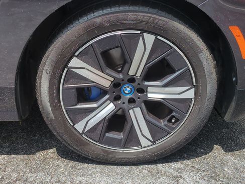 Used 2023 BMW iX xDrive50 w/ Premium Package AWD/4WD image 13