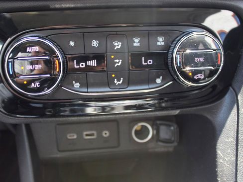 Used 2023 Buick Encore GX Select w/ Safety Package II FWD image 29
