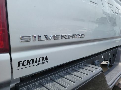 Used 2022 Chevrolet Silverado 2500 Custom w/ Custom Value Package AWD/4WD image 25