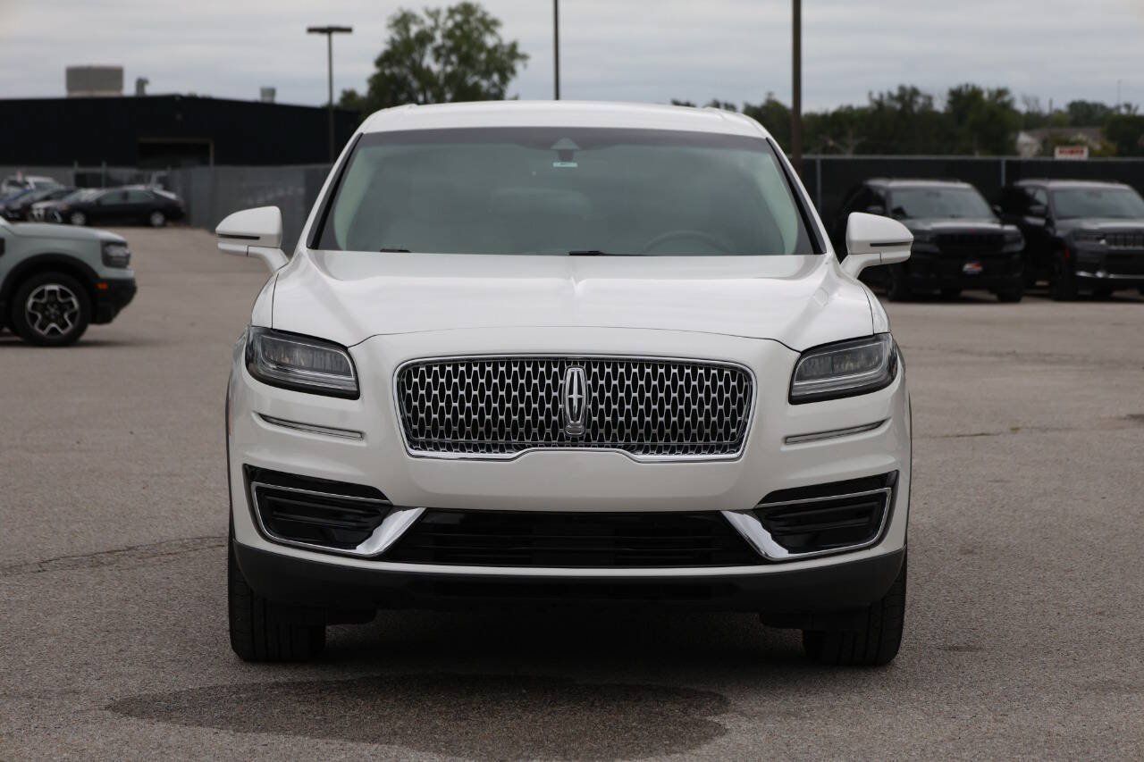 Used 2020 Lincoln Nautilus FWD image 2