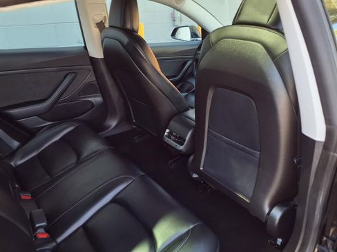 Used 2020 Tesla Model 3 Standard Range Plus image 21