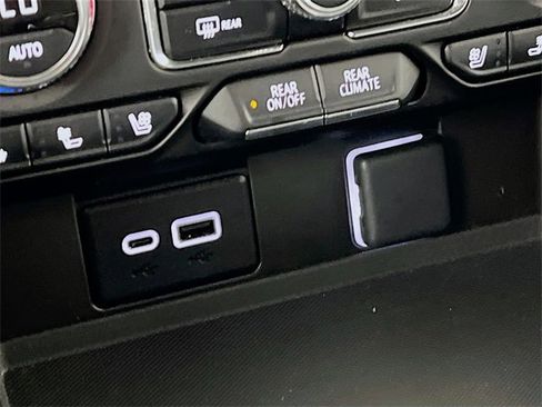 Used 2024 GMC Yukon SLT image 20